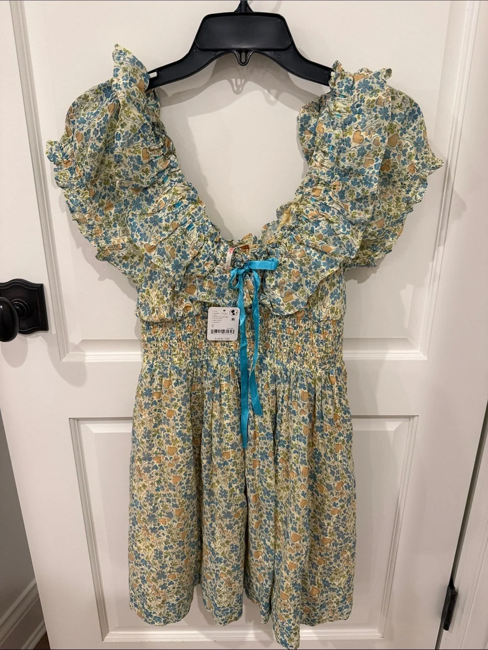 Free People questions leave